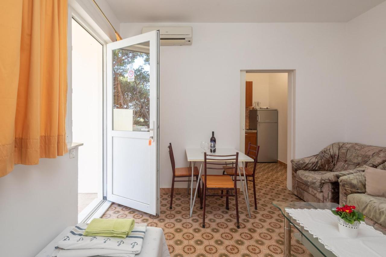 Beach Apartments "Bili Cvitak" Duće エクステリア 写真